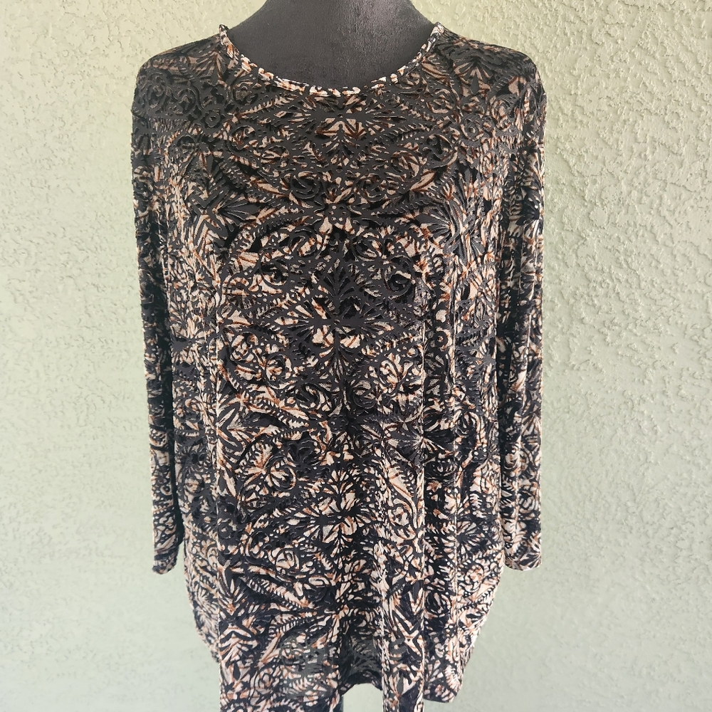 Velvet Finish 3/4 Sleeve Blouse